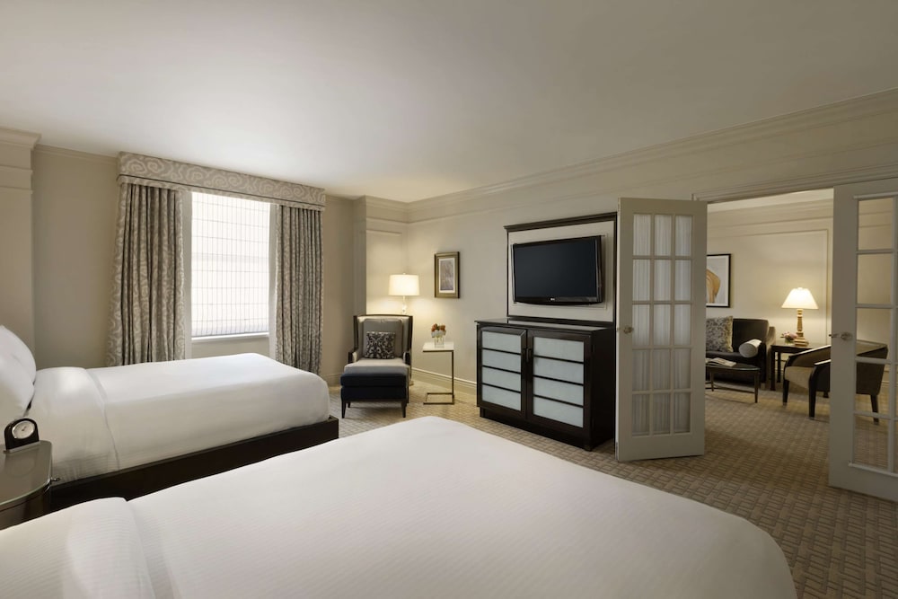 Fairmont Hotel Vancouver — Hotel rooms in Vancouver, British Columbia