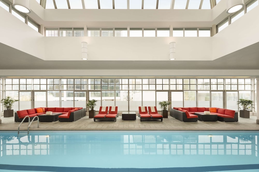 Fairmont Hotel Vancouver — Swimming pool in Vancouver, British Columbia