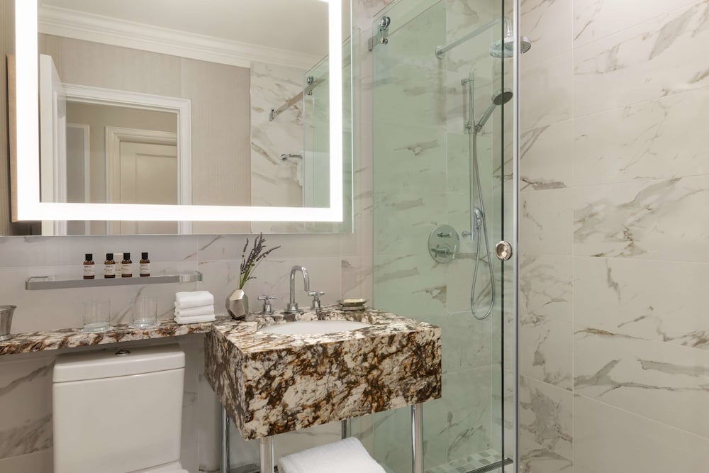 Fairmont Hotel Vancouver — Hotel rooms in Vancouver, British Columbia