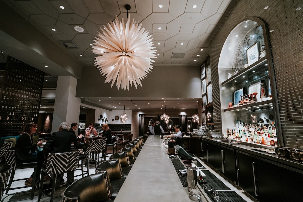 Fairmont Hotel Vancouver — Restaurant & bars in Vancouver, British Columbia
