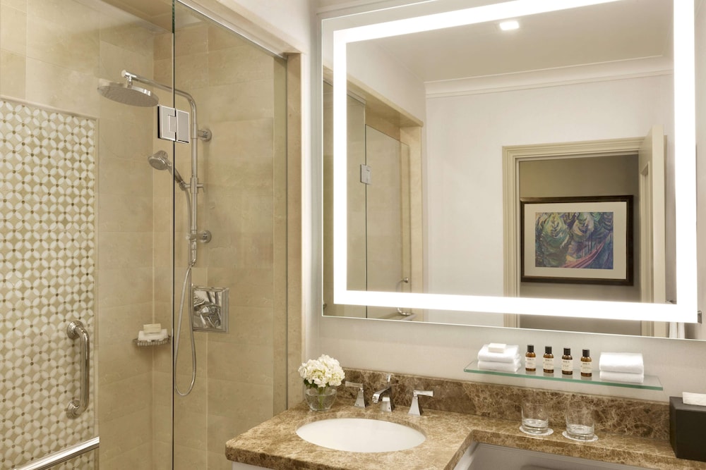Fairmont Hotel Vancouver — Hotel rooms in Vancouver, British Columbia