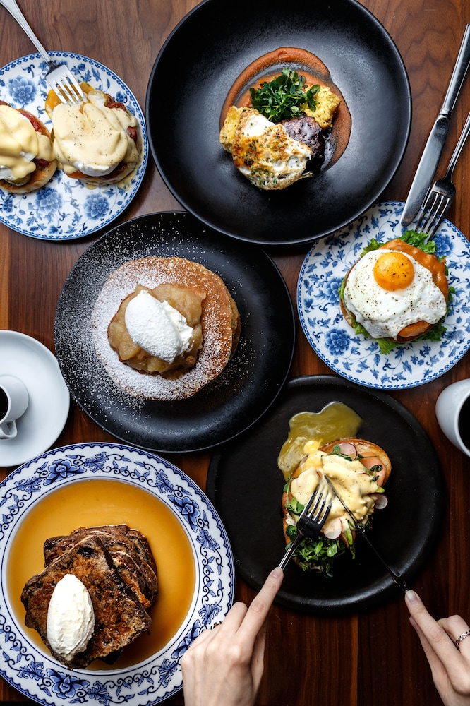 Fairmont Hotel Vancouver — Restaurant & bars in Vancouver, British Columbia