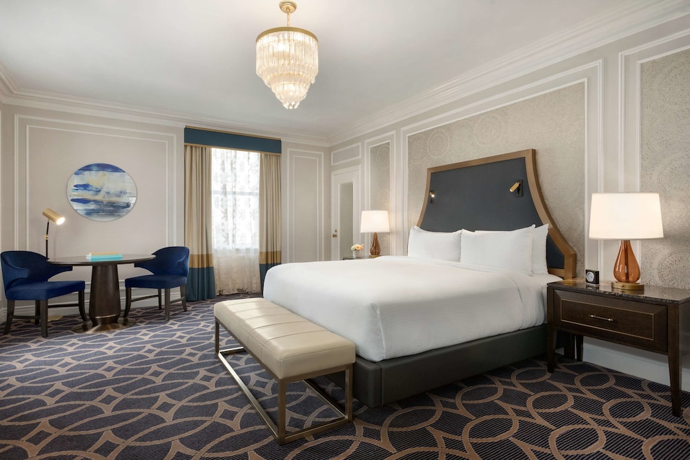 Fairmont Hotel Vancouver — Hotel rooms in Vancouver, British Columbia