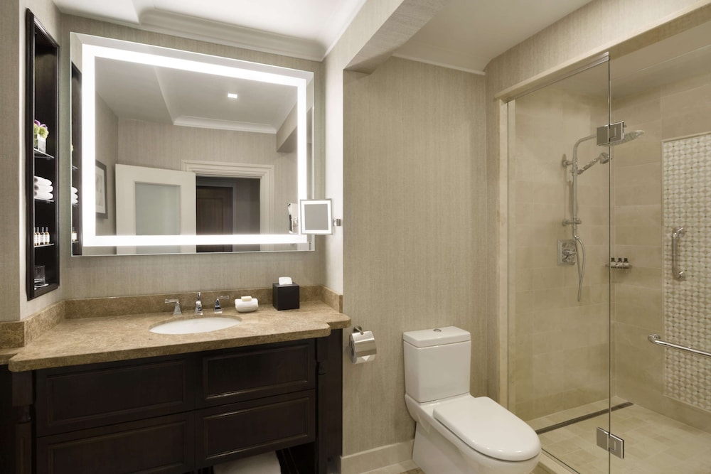 Fairmont Hotel Vancouver — Hotel rooms in Vancouver, British Columbia