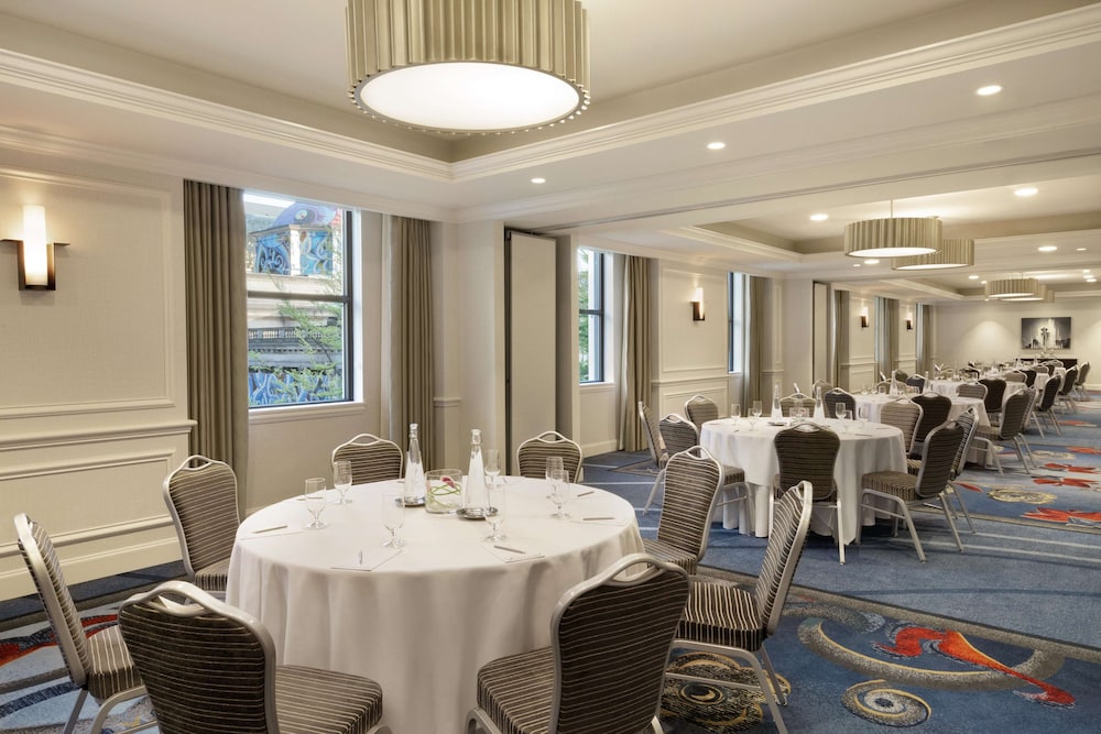 Fairmont Hotel Vancouver — Restaurant & bars in Vancouver, British Columbia