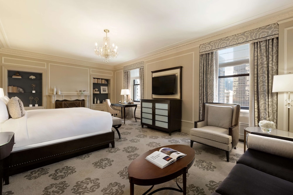Fairmont Hotel Vancouver — Hotel rooms in Vancouver, British Columbia