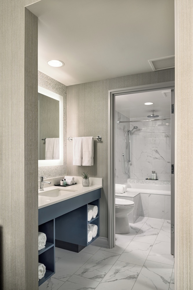 Georgian Court Hotel, WorldHotels Elite — Hotel rooms in Vancouver, British Columbia