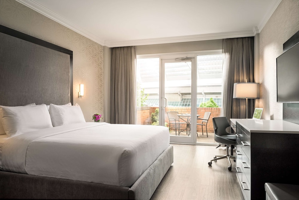 Georgian Court Hotel, WorldHotels Elite — Hotel rooms in Vancouver, British Columbia