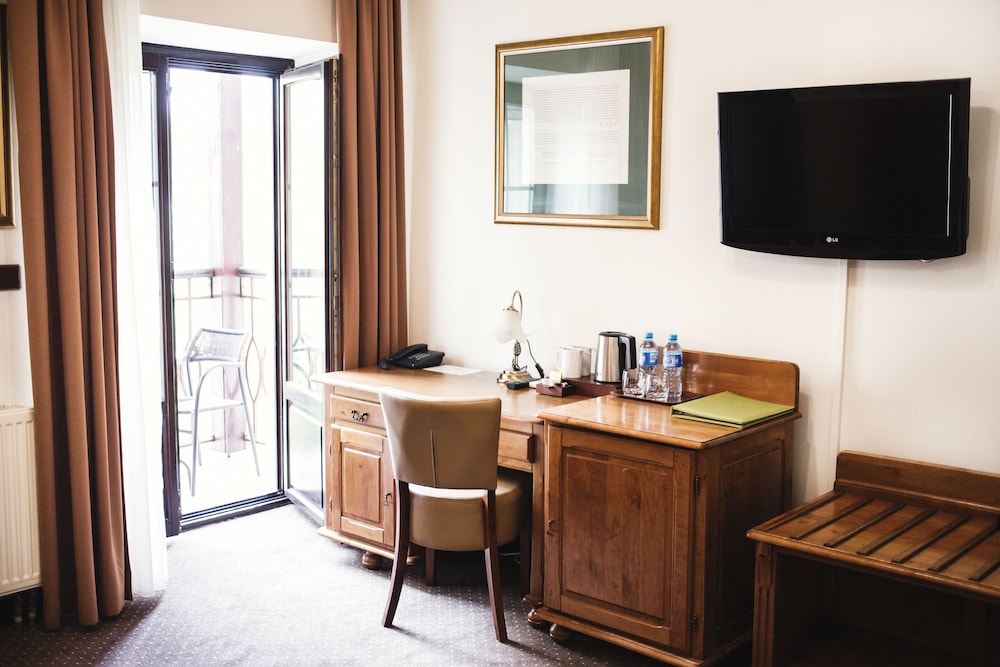 Hotel Eden — Hotel rooms in Krakow, Lesser Poland