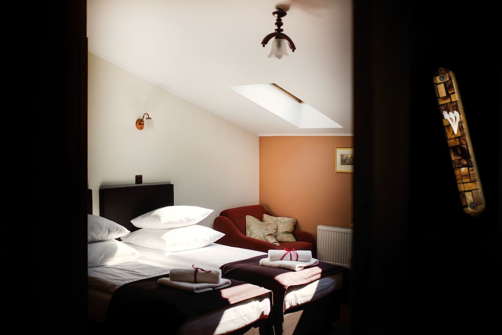 Hotel Eden — Hotel rooms in Krakow, Lesser Poland