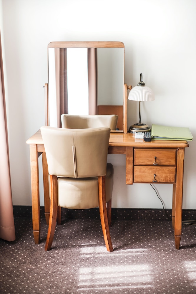 Hotel Eden — Hotel rooms in Krakow, Lesser Poland