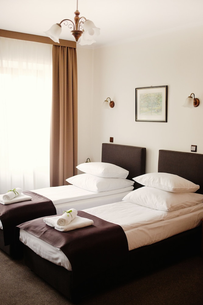 Hotel Eden — Hotel rooms in Krakow, Lesser Poland