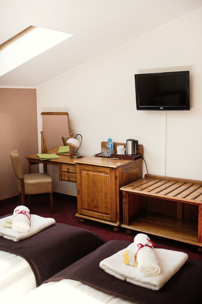Hotel Eden — Hotel rooms in Krakow, Lesser Poland