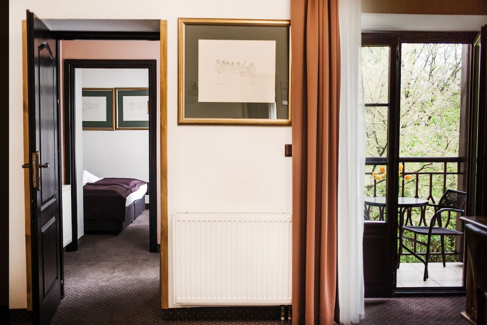 Hotel Eden — Hotel rooms in Krakow, Lesser Poland