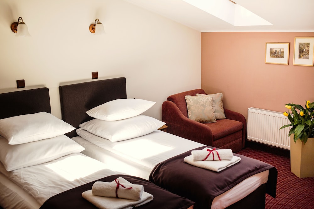 Hotel Eden — Hotel rooms in Krakow, Lesser Poland