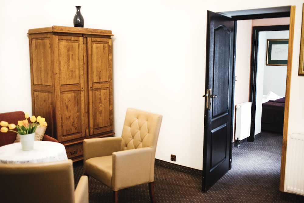 Hotel Eden — Hotel rooms in Krakow, Lesser Poland
