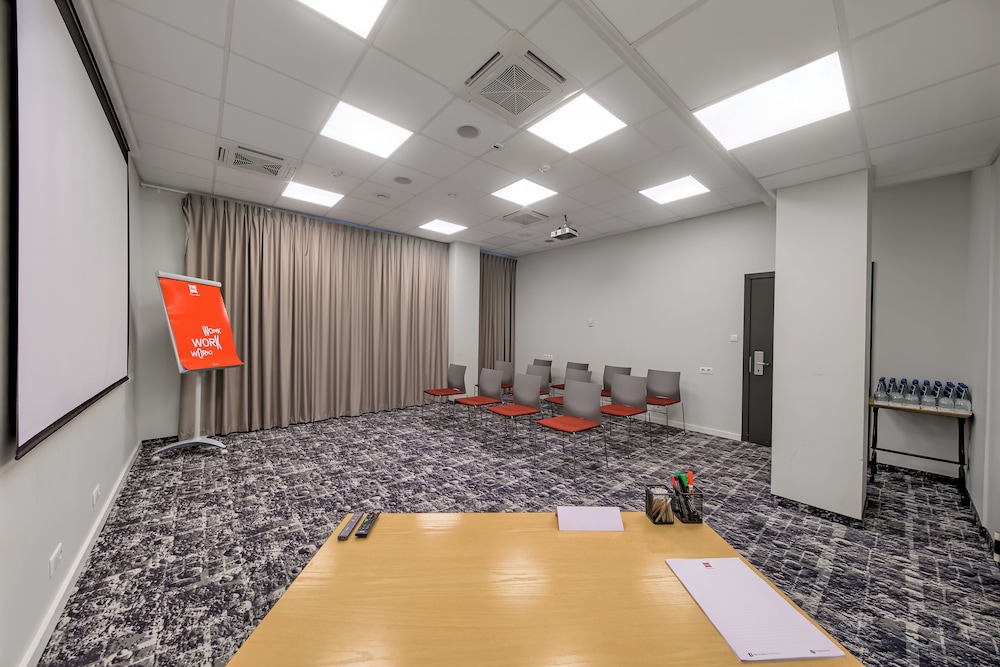 ibis Krakow Centrum — Hotel building in Krakow, Lesser Poland