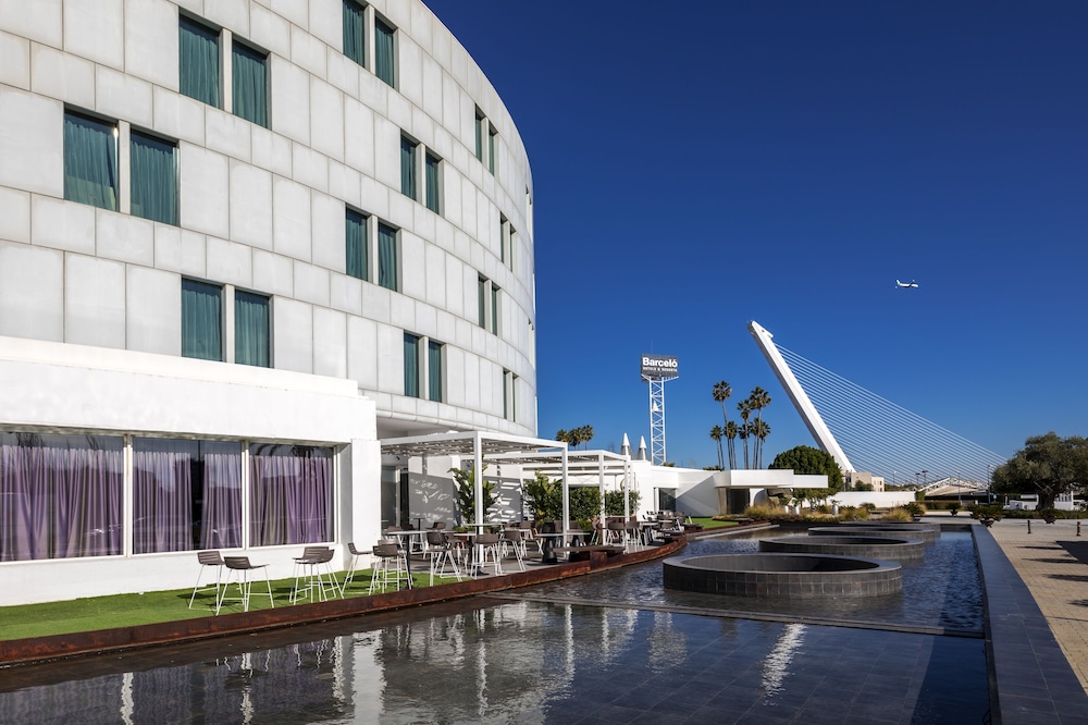 Barceló Sevilla Renacimiento — Hotel building in Seville, Andalusia