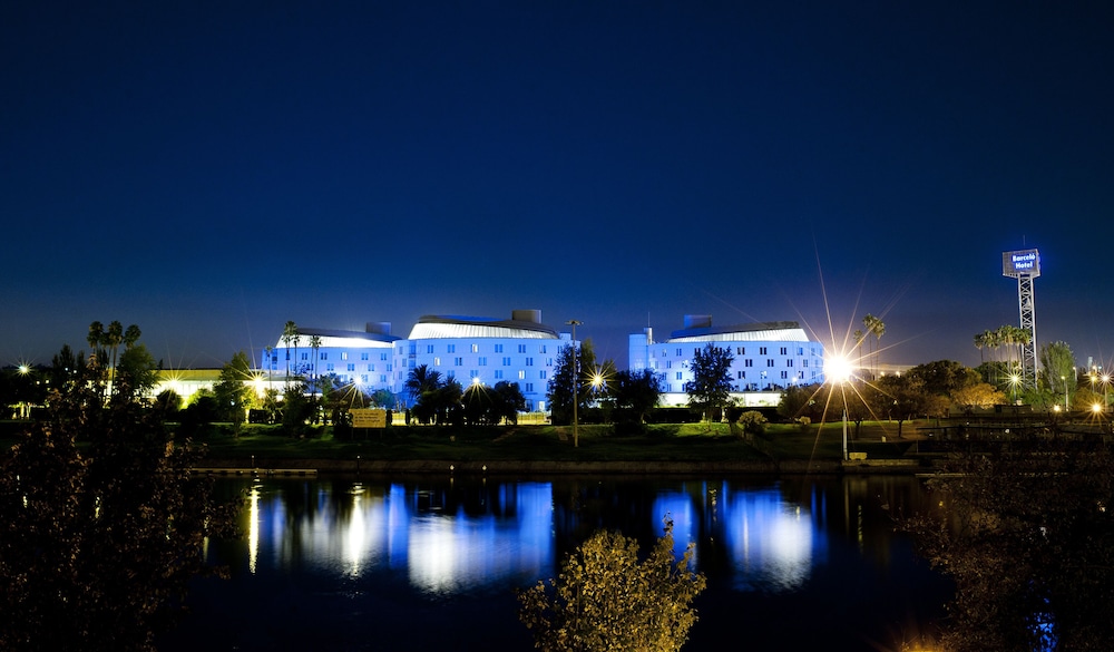 Barceló Sevilla Renacimiento — Hotel building in Seville, Andalusia