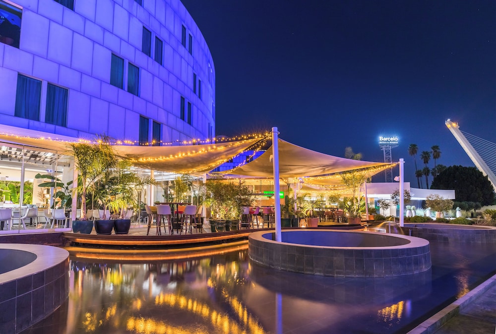 Barceló Sevilla Renacimiento — Restaurant & bars in Seville, Andalusia