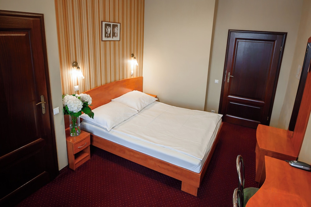 Hotel Kazimierz II — Hotel rooms in Krakow, Lesser Poland