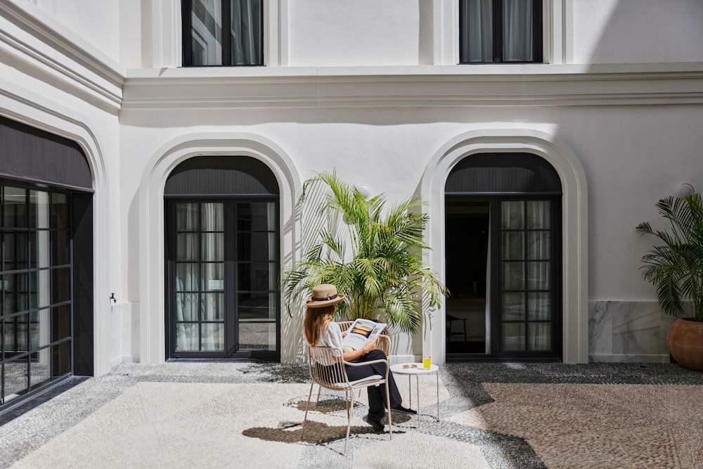 Becquer Hotel, Historic City Center — Hotel building in Seville, Andalusia