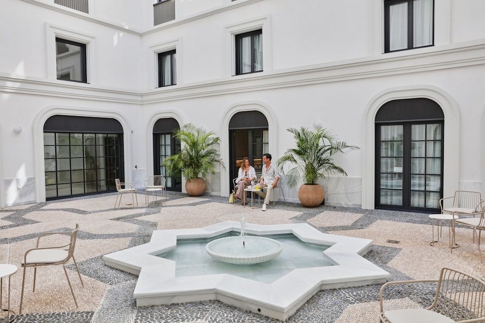 Becquer Hotel, Historic City Center — Hotel building in Seville, Andalusia