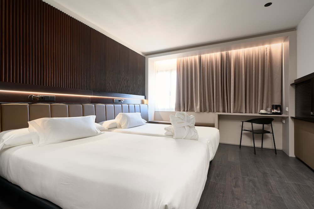 Becquer Hotel, Historic City Center — Hotel rooms in Seville, Andalusia