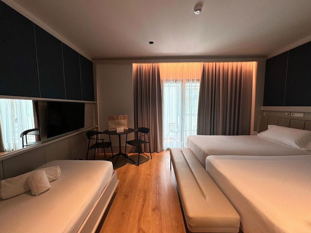 Becquer Hotel, Historic City Center — Hotel rooms in Seville, Andalusia