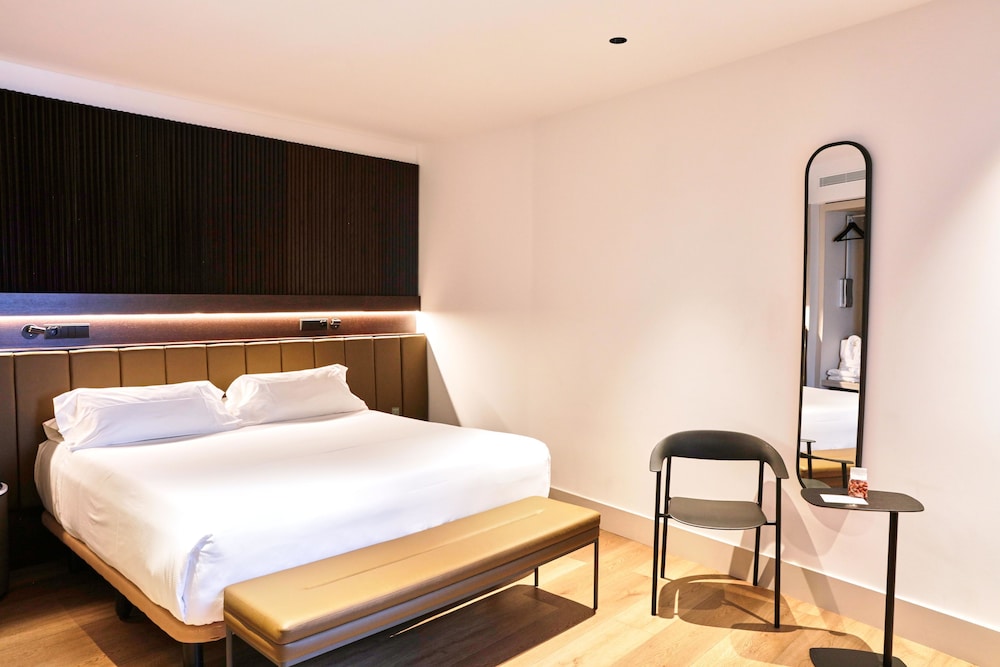 Becquer Hotel, Historic City Center — Hotel rooms in Seville, Andalusia
