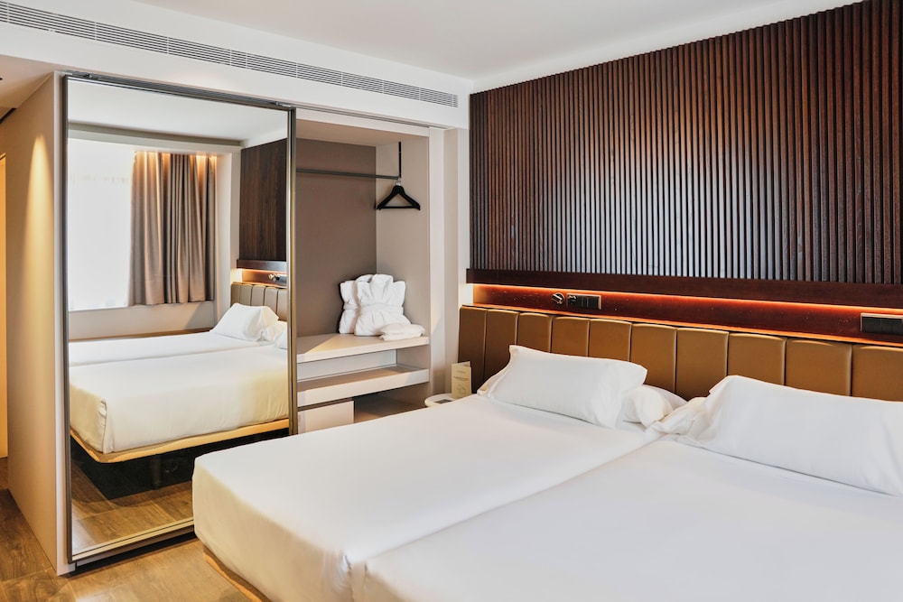 Becquer Hotel, Historic City Center — Hotel rooms in Seville, Andalusia