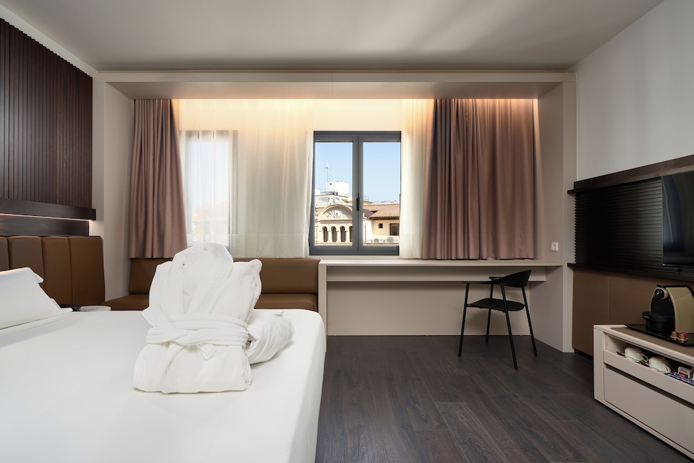 Becquer Hotel, Historic City Center — Hotel rooms in Seville, Andalusia