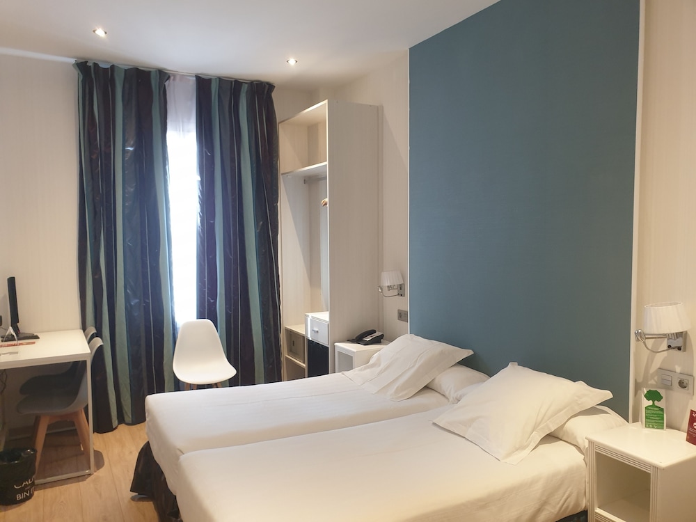 Hotel Bellavista Sevilla — Hotel rooms in Seville, Andalusia