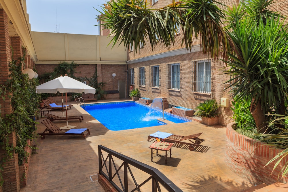 Hotel Bellavista Sevilla — Swimming pool in Seville, Andalusia