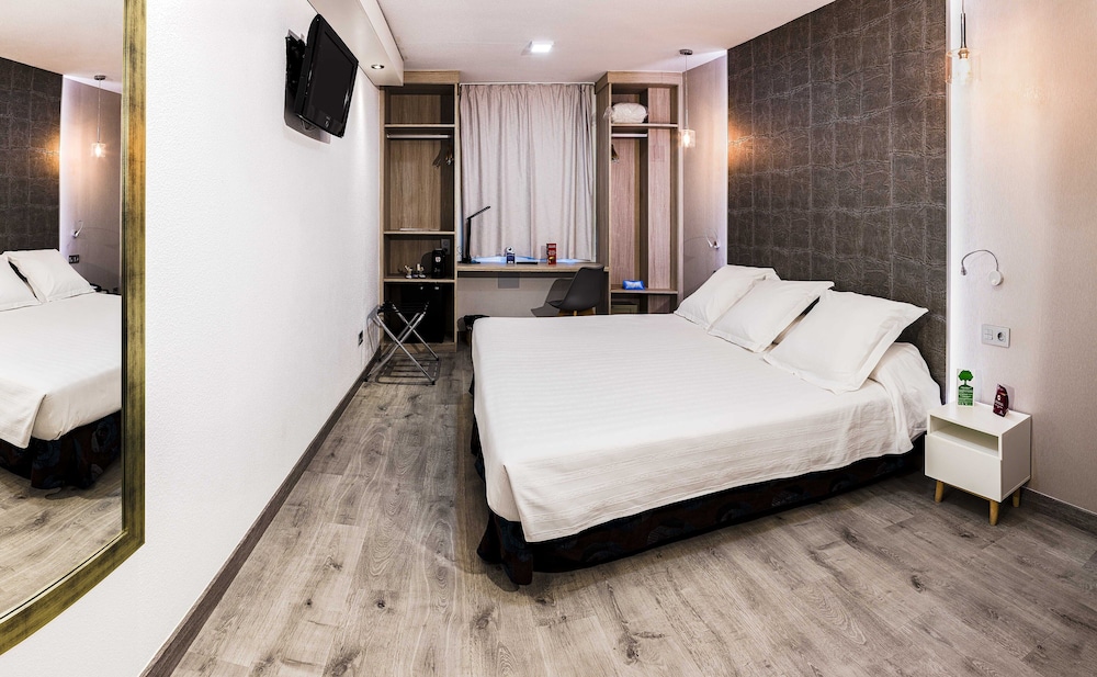Hotel Bellavista Sevilla — Hotel rooms in Seville, Andalusia