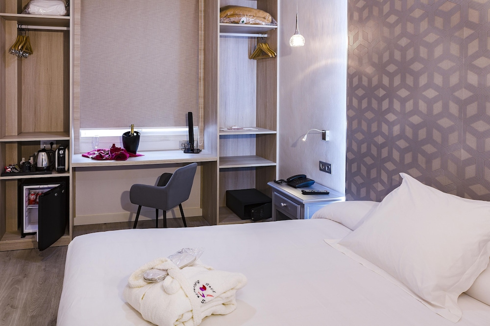 Hotel Bellavista Sevilla — Hotel rooms in Seville, Andalusia
