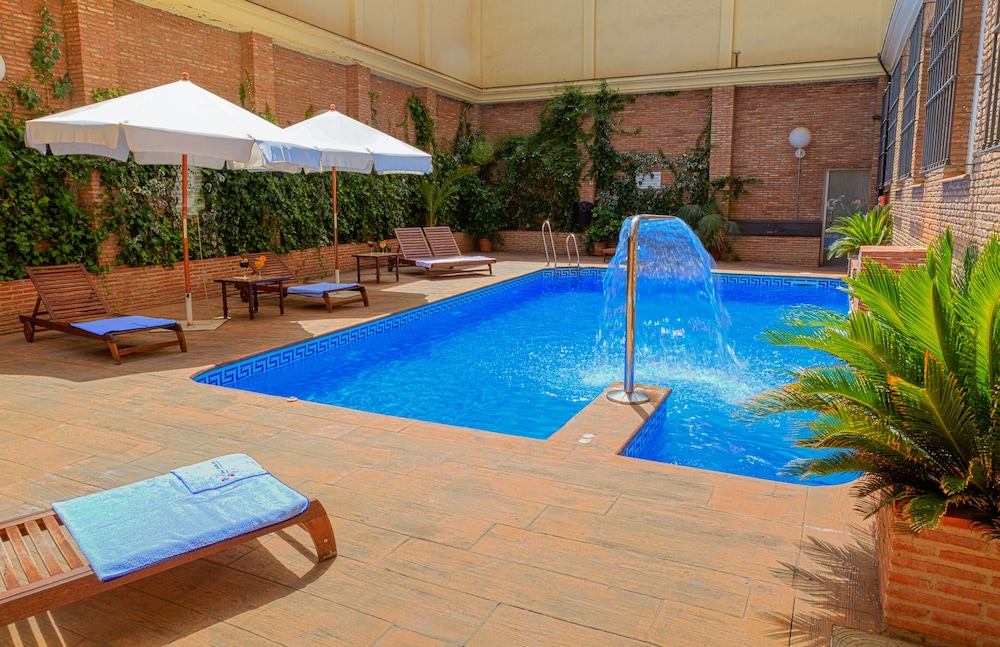 Hotel Bellavista Sevilla — Swimming pool in Seville, Andalusia