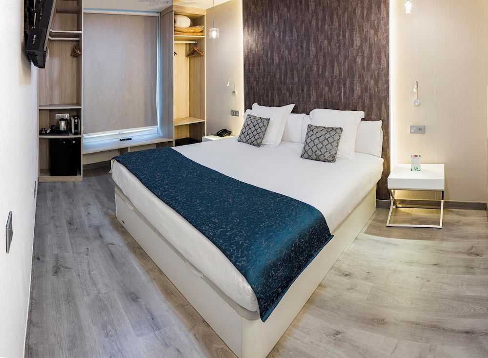 Hotel Bellavista Sevilla — Hotel rooms in Seville, Andalusia