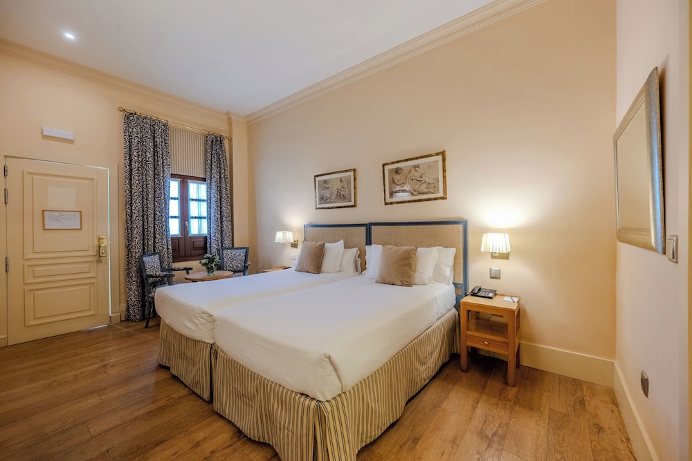Casa Romana Hotel Boutique — Hotel rooms in Seville, Andalusia