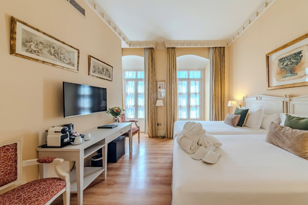 Casa Romana Hotel Boutique — Hotel rooms in Seville, Andalusia