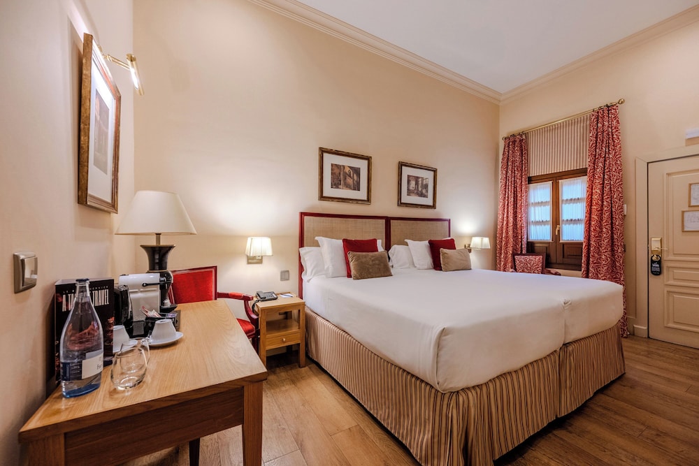 Casa Romana Hotel Boutique — Hotel rooms in Seville, Andalusia