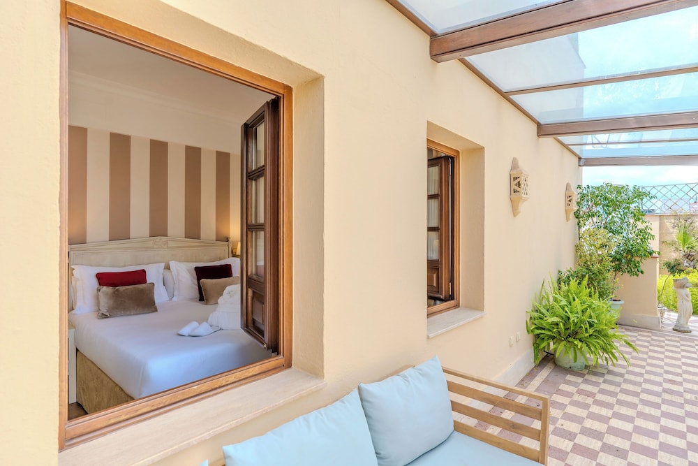 Casa Romana Hotel Boutique — Hotel rooms in Seville, Andalusia