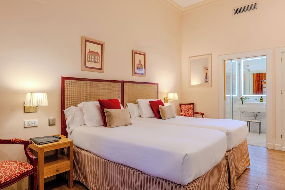 Casa Romana Hotel Boutique — Hotel rooms in Seville, Andalusia