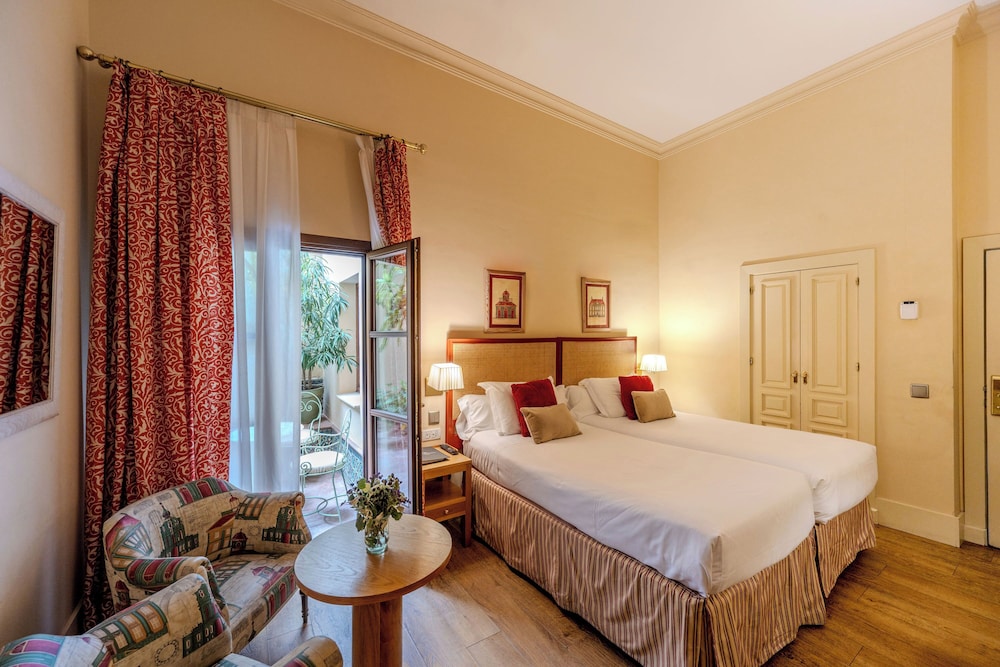 Casa Romana Hotel Boutique — Hotel rooms in Seville, Andalusia