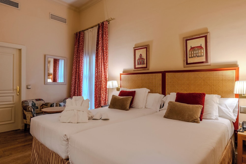 Casa Romana Hotel Boutique — Hotel rooms in Seville, Andalusia