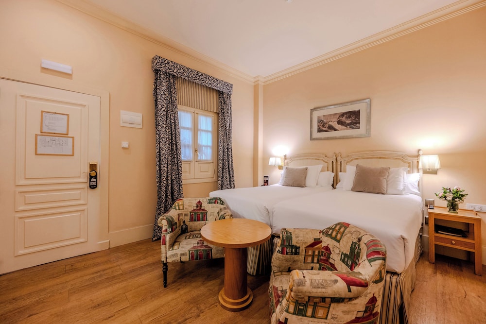 Casa Romana Hotel Boutique — Hotel rooms in Seville, Andalusia