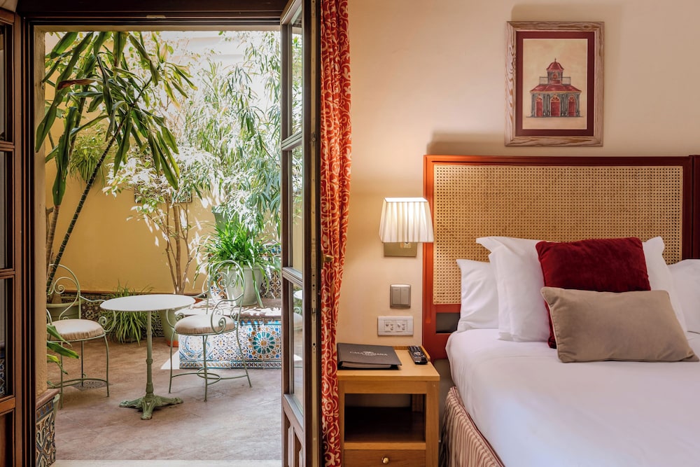 Casa Romana Hotel Boutique — Hotel rooms in Seville, Andalusia
