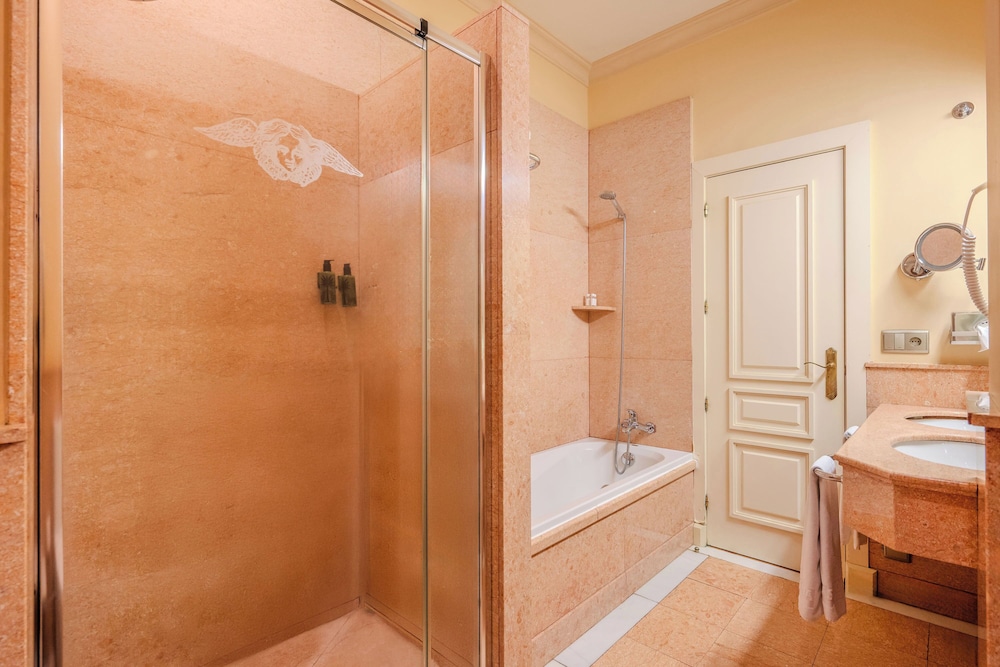 Casa Romana Hotel Boutique — Hotel rooms in Seville, Andalusia