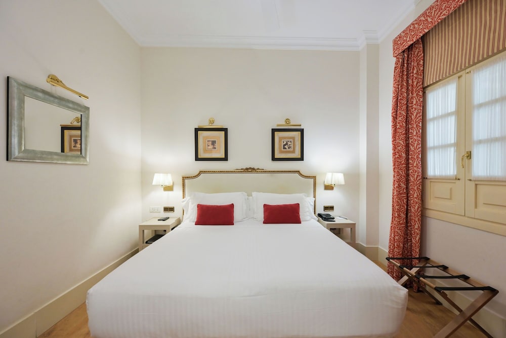 Casa Romana Hotel Boutique — Hotel rooms in Seville, Andalusia