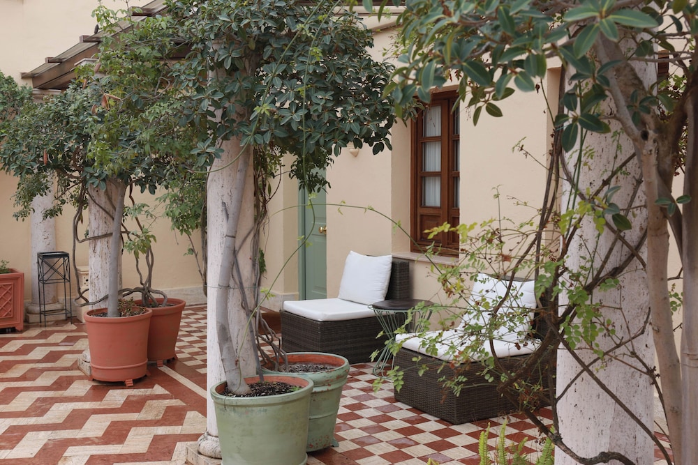 Casa Romana Hotel Boutique — Hotel building in Seville, Andalusia